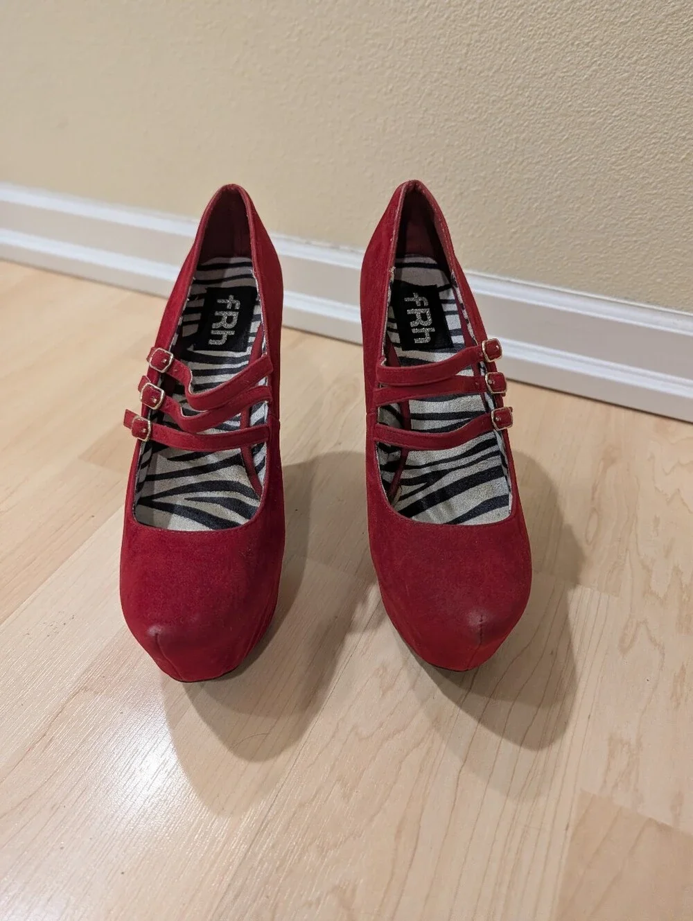 FRH Vintage 1990s vegan red suede platform sky high Mary Jane heels, Sz 8
